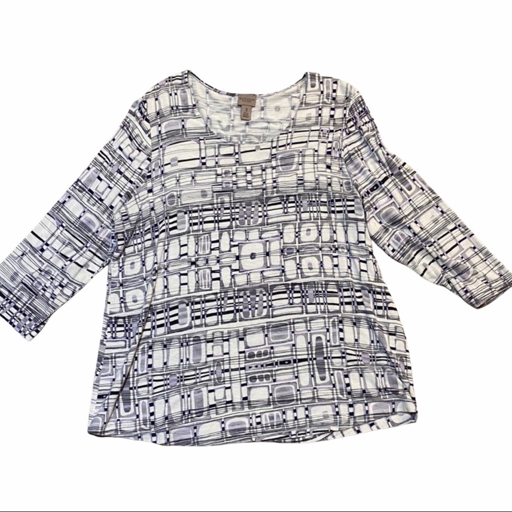 🌺 Chico's Black and White Patterned Top